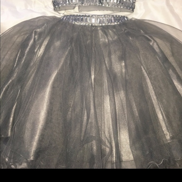 Short dress - Picture 3 of 4